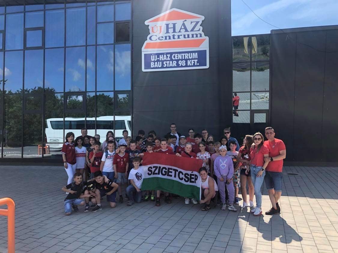  Felejthetetlen élmény: Szigetcsépi Általános Iskola diákjai a Magyarország-Anglia focimeccsen